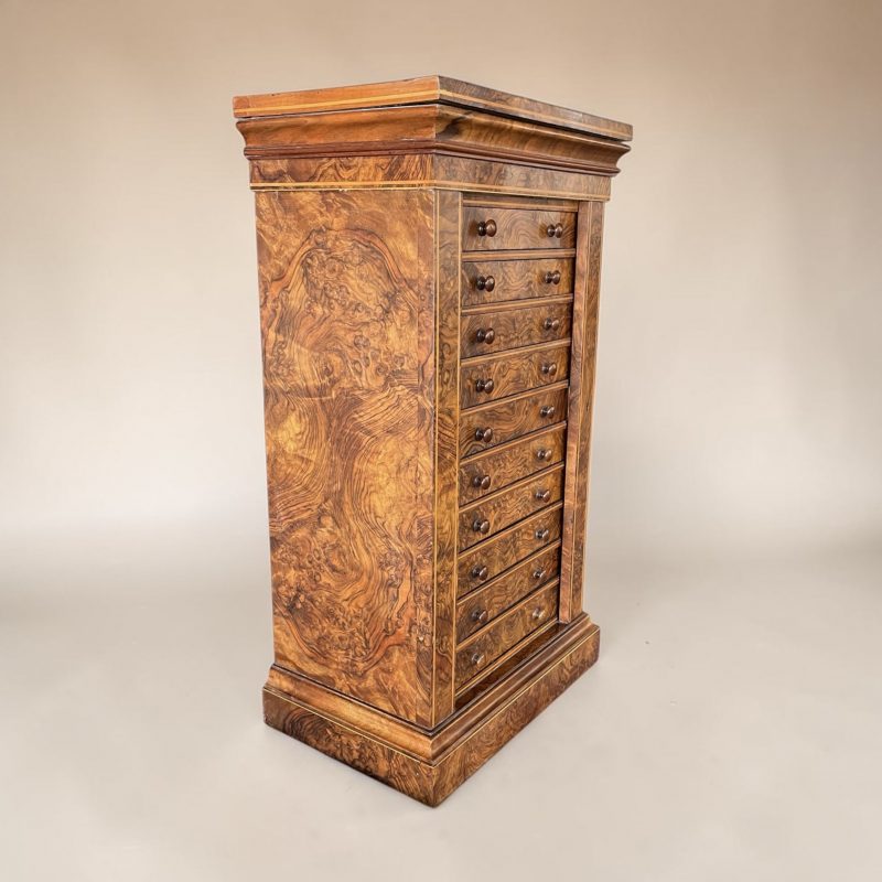 A FINE VICTORIAN WELLINGTON CHEST