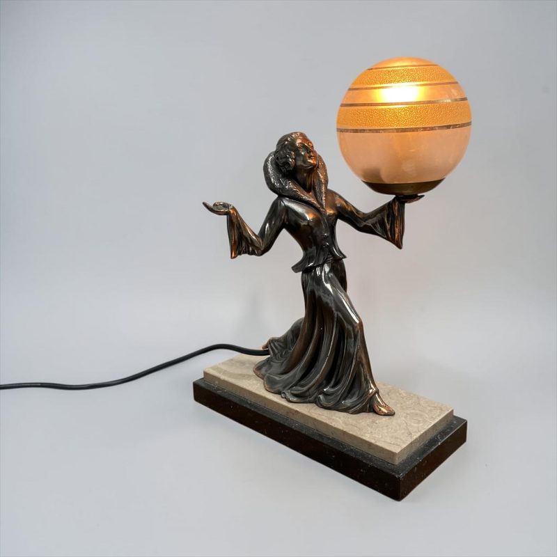 ART DECO LADY LAMP