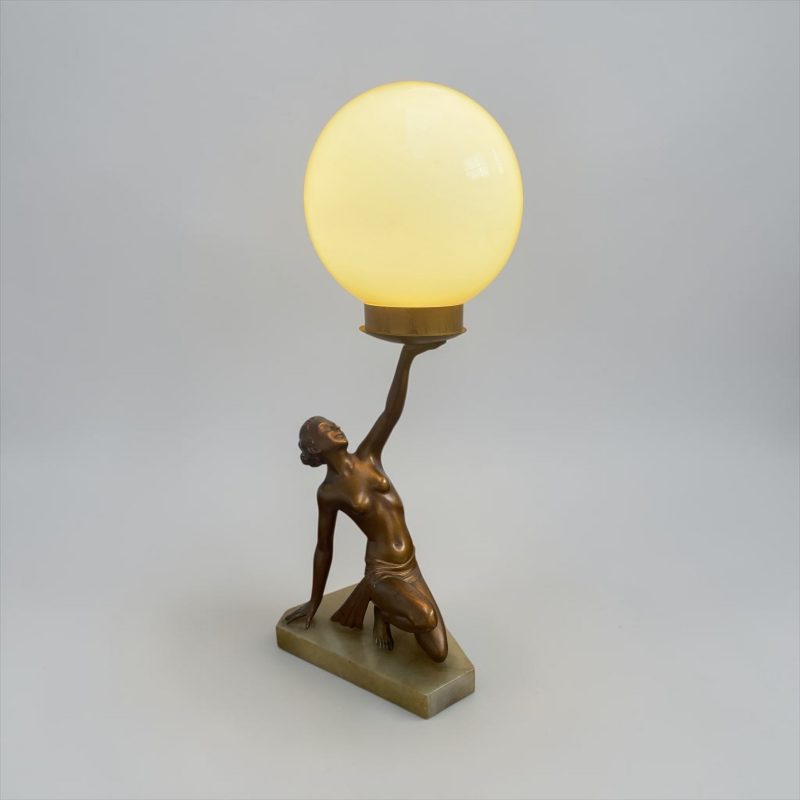 ART DECO LADY LAMP